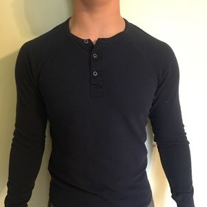 Lucky brand Henley sold !